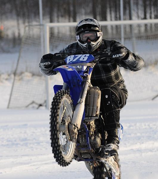 JOF_4523 Jonas wheelie attack.jpg